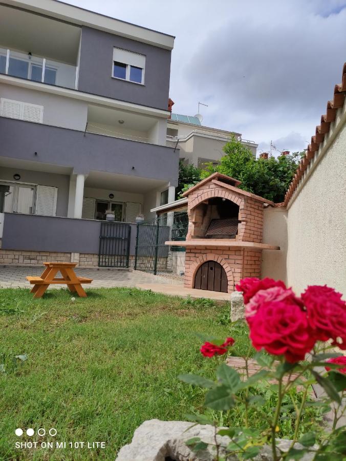 Apartman Marina Veruda Pula Exterior photo